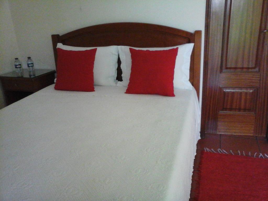 Residencial Idalio Hotel Odemira Quarto foto