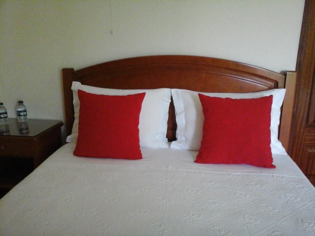 Residencial Idalio Hotel Odemira Quarto foto